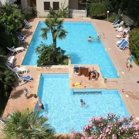 - Mare A 2 Passi - Casa Grande Con Piscina E Wifi Apartment