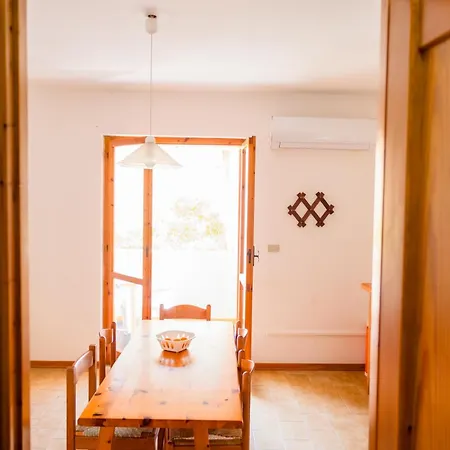 - Mare A 2 Passi - Casa Grande Con Piscina E Wifi * 알게로