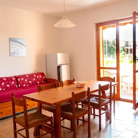Guesthost - Comfy Flat With Pool *