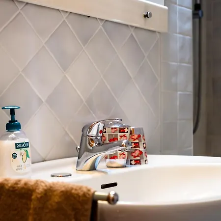 Guesthost - Alghero Comfy Flat With Residence Pool 알게로